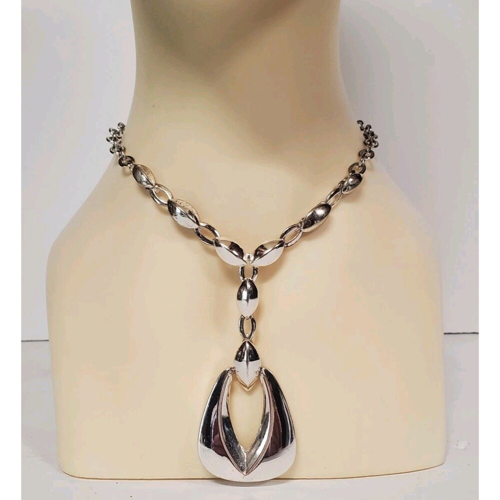 Crown Trifari Vtg silver-toned chunky Y-drop Pendant Statement Chain Necklace